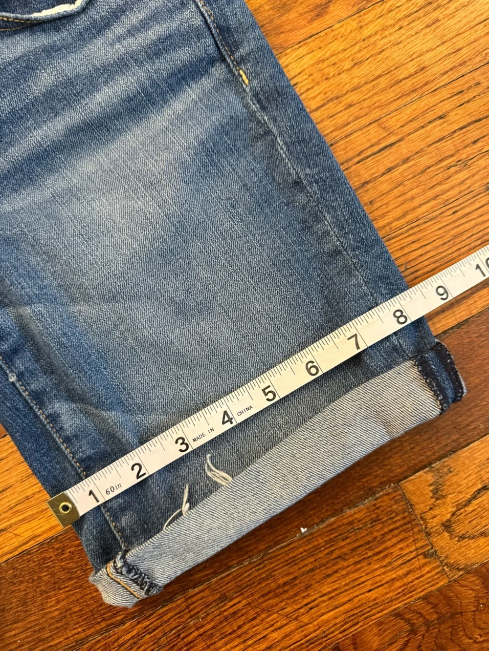 American Eagle Low Rise Bermuda Denim Shorts Cuffed Stretch Medium Wash Size S